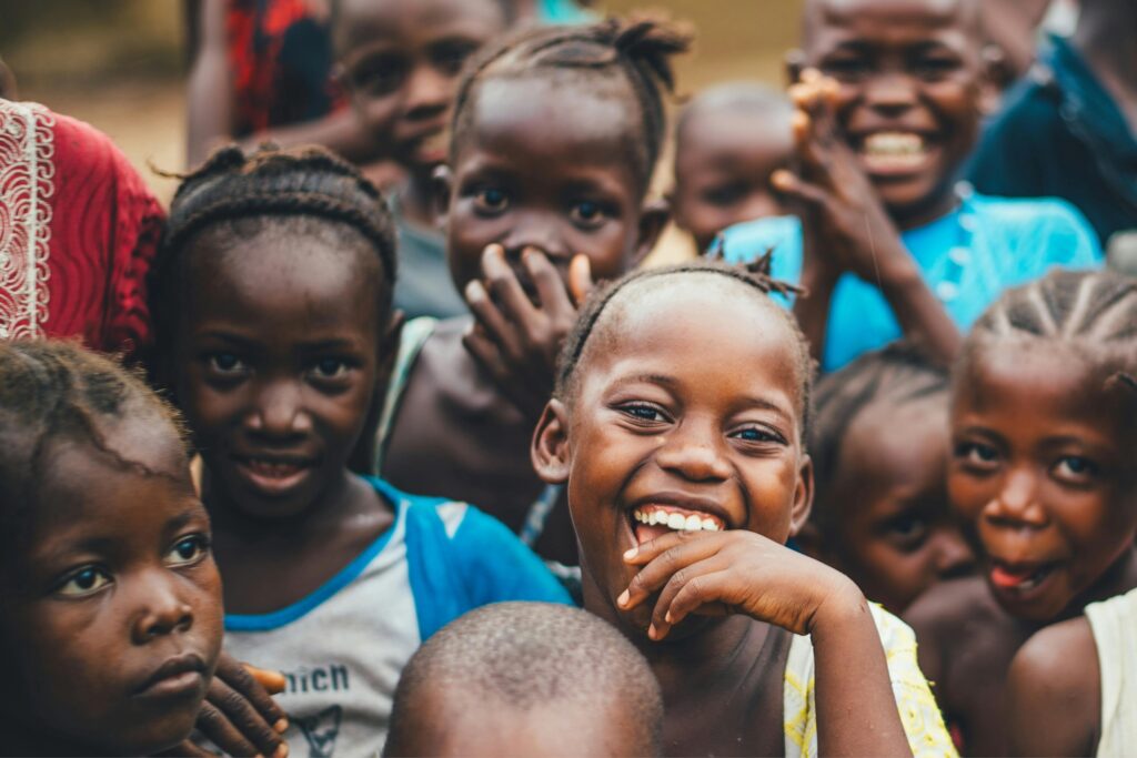 photo 1509099836639 18ba1795216d